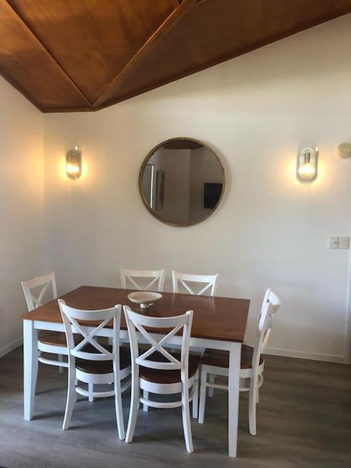 The Villas - Hervey Bay - 2 Separate Villas Urangan المظهر الخارجي الصورة