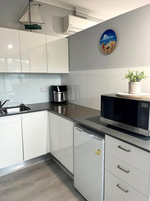 The Villas - Hervey Bay - 2 Separate Villas Urangan المظهر الخارجي الصورة