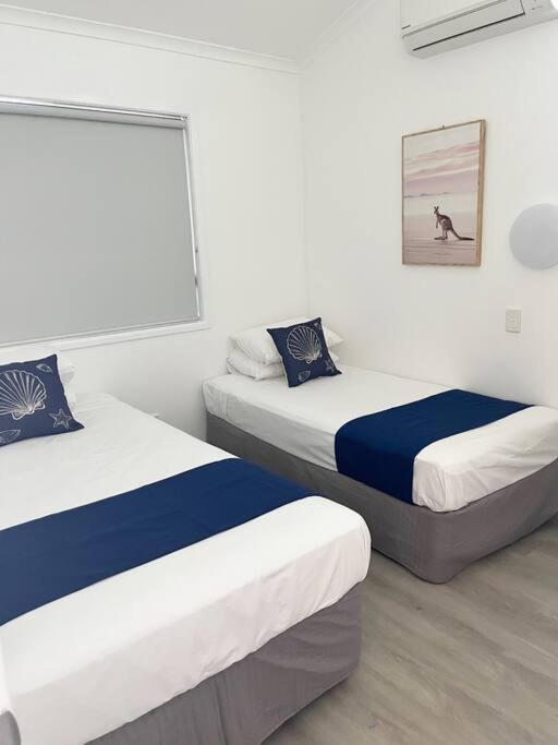 The Villas - Hervey Bay - 2 Separate Villas Urangan المظهر الخارجي الصورة