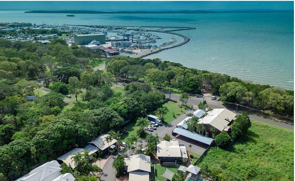 The Villas - Hervey Bay - 2 Separate Villas Urangan المظهر الخارجي الصورة